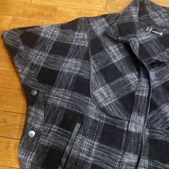Smartwool Poncho Jacket, Women’s Medium - Picture 3 of 4